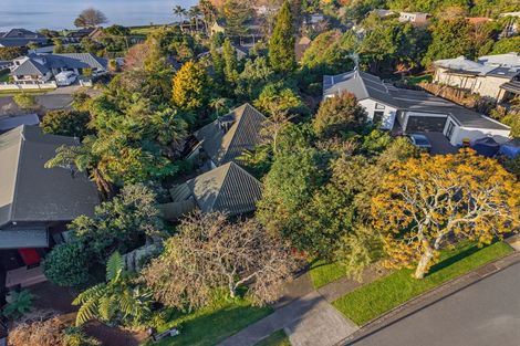 Photo of property in 17 Aquarius Drive, Kawaha Point, Rotorua, 3010