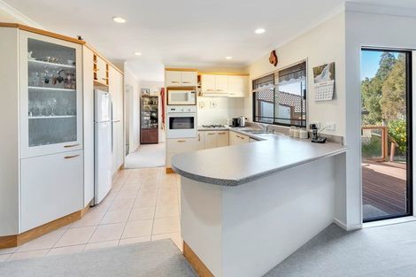 Photo of property in 4 San Lorenzo Rise, Henderson, Auckland, 0612