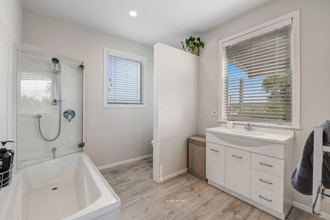 Photo of property in 84 Stanmore Bay Road, Stanmore Bay, Whangaparaoa, 0932