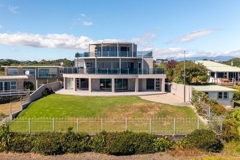 Photo of property in 18 Roy Terrace, Moturoa, New Plymouth, 4310