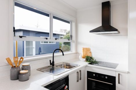 Photo of property in 6 Cremorne Avenue, Hokowhitu, Palmerston North, 4410