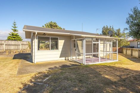 Photo of property in 52 Sarah Street, Waikawa Beach, Levin, 5573