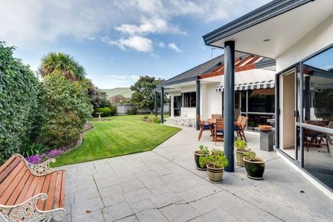 Photo of property in 4 Regent Way, Taradale, Napier, 4112