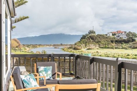 Photo of property in 21 Makora Road, Otaihanga, Paraparaumu, 5036