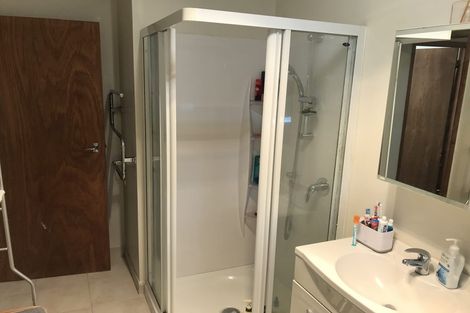 Photo of property in 1/15 Woodall Place, Totara Vale, Auckland, 0627