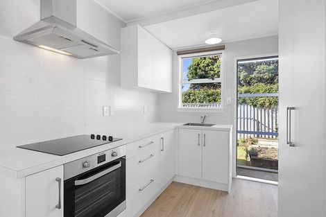 Photo of property in 4/290 Carrington Street, Vogeltown, New Plymouth, 4310