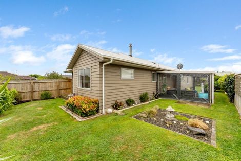 Photo of property in 16 Barry Curtis Place, Levin, 5510