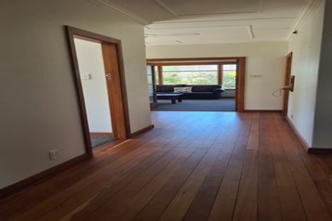 Photo of property in 13 Cambridge Road, Martinborough, 5711