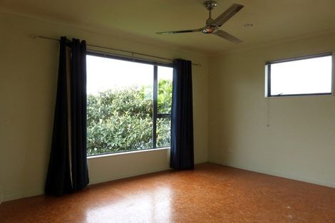 Photo of property in 3 Curlew Place, One Tree Point, 0118
