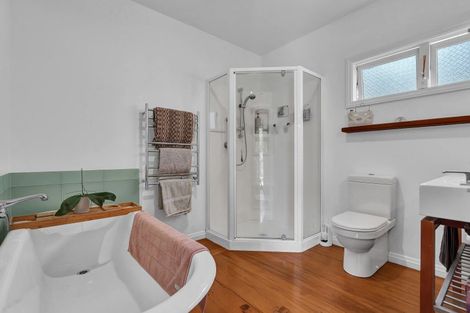 Photo of property in 3 Lake Road, Devonport, Auckland, 0624