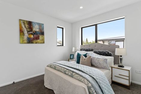 Photo of property in 2/81 Vodanovich Road, Te Atatu South, Auckland, 0610