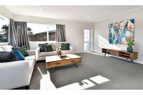 Photo of property in 34a Lakeside Drive, Orewa, 0931