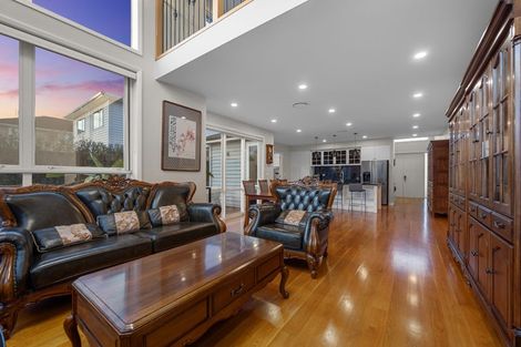 Photo of property in 6 Taraire Place, Orewa, 0931