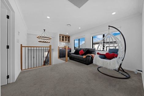Photo of property in 2a Ballyalton Crescent, Flat Bush, Auckland, 2019
