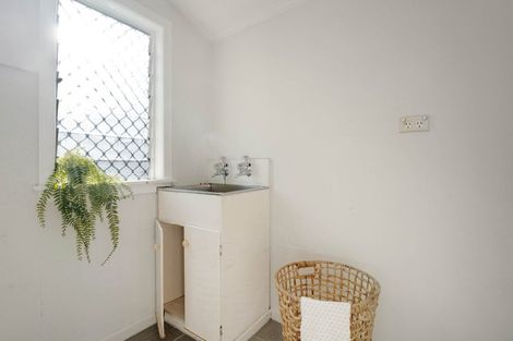 Photo of property in 1/66 Coronation Road, Hillcrest, Auckland, 0627