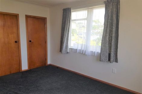 Photo of property in 35 Cornwall Crescent, Cannons Creek, Porirua, 5024