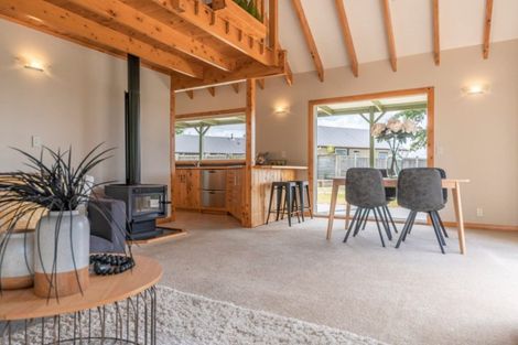 Photo of property in 2/35 Silverwood Lane, Leamington, Cambridge, 3495