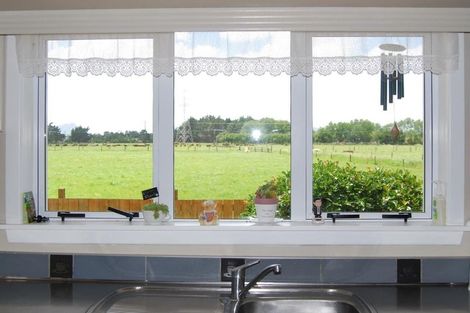 Photo of property in 2727 State Highway 1, Ruakaka, Whangarei, 0171