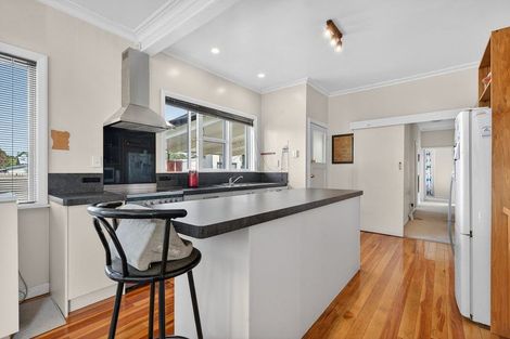 Photo of property in 19 Main Street, Greytown, 5712