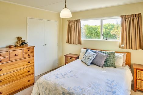 Photo of property in 3 Woolwich Close, Whitby, Porirua, 5024