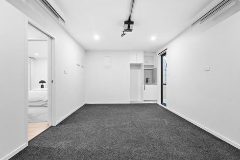 Photo of property in 1/258 Lake Road, Hauraki, Auckland, 0622