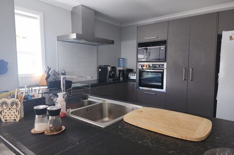 Photo of property in 43c Wainuiomata Road, Wainuiomata, Lower Hutt, 5014