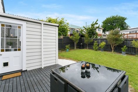 Photo of property in 4 Bowers Road, Glen Eden, Auckland, 0602