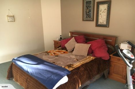 Photo of property in 3/1 Bradbury Road, Botany Downs, Auckland, 2010