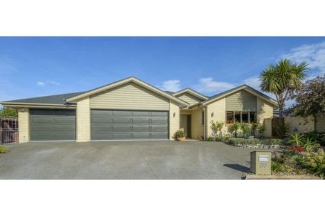 Photo of property in 33 Bottle Lake Drive, Parklands, Christchurch, 8083