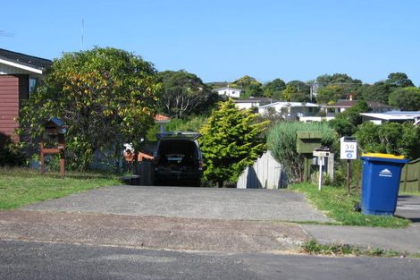 Photo of property in 2/28 Sealy Road, Torbay, Auckland, 0630