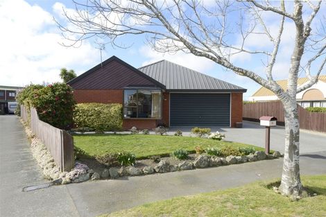 Photo of property in 1/15 Kamahi Place, Bishopdale, Christchurch, 8051