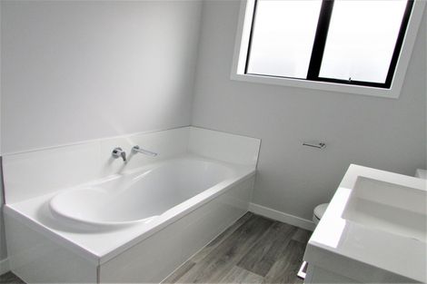 Photo of property in 26 Karearea Avenue, Kenepuru, Porirua, 5022