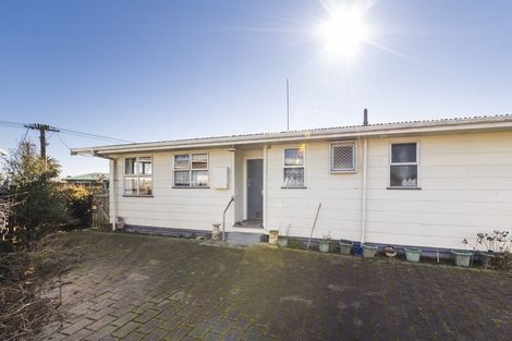 Photo of property in 33 Tararua Terrace, Cloverlea, Palmerston North, 4412