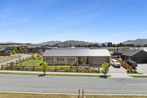 Photo of property in 14 Pounamu Avenue, Albert Town, Wanaka, 9305