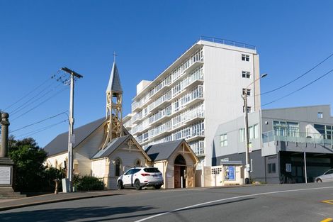 Photo of property in Gateway Apartments, 19 Maida Vale Road, Roseneath, Wellington, 6011