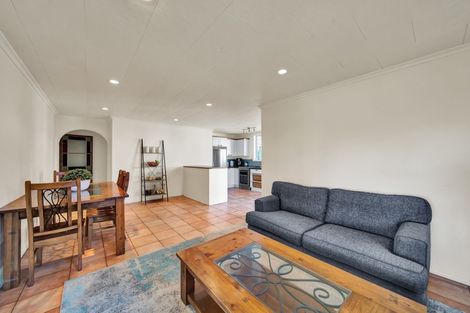 Photo of property in 3 Campbell Street, Hawera, 4610