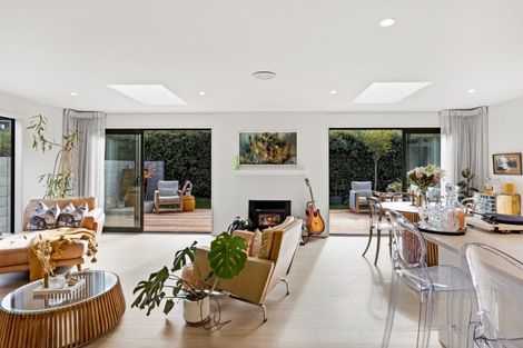 Photo of property in 10 Pendeen Crescent, Jacks Point, Queenstown, 9371