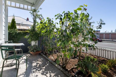 Photo of property in 95 Wellesley Road, Napier South, Napier, 4110