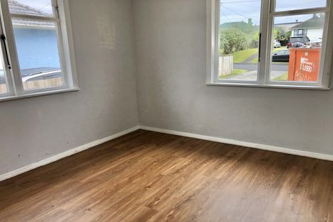 Photo of property in 57 Kelman Road, Kelston, Auckland, 0602