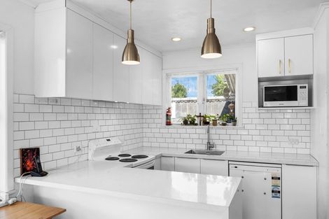 Photo of property in 22 Rosehill Drive, Rosehill, Papakura, 2113