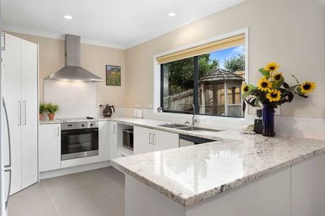 Photo of property in 9a Bond Crescent, Forrest Hill, Auckland, 0620