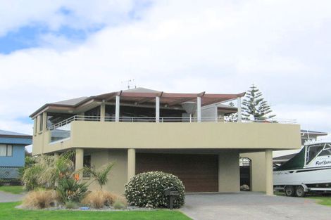 Photo of property in 19 Sutherland Avenue, Mount Maunganui, 3116