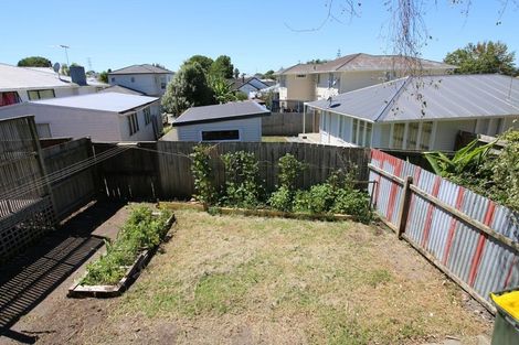 Photo of property in 20a Roberts Road, Te Atatu South, Auckland, 0610