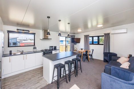 Photo of property in 52 Nash Parade, Foxton Beach, Foxton, 4815