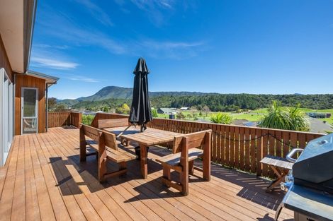 Photo of property in 11 Bell Bird Rise, Picton, 7220