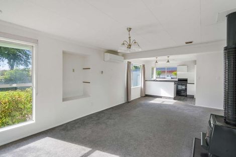 Photo of property in 16 Watson Place, Rangiora, 7400