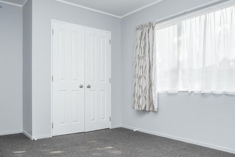 Photo of property in 100 Manuroa Road, Takanini, 2112