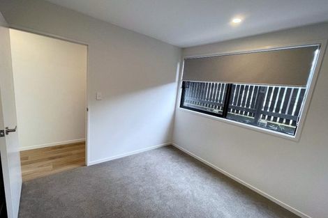 Photo of property in 2/8 Chivalry Road, Glenfield, Auckland, 0629