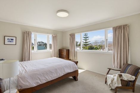 Photo of property in 9 Kirkway, Raumati Beach, Paraparaumu, 5032