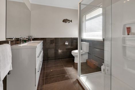 Photo of property in 4 Lanyard Place, One Tree Point, 0118